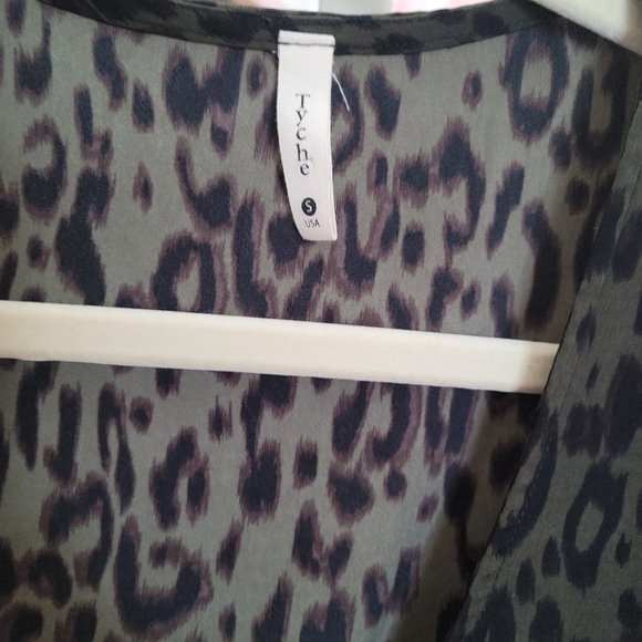 Silky top - Picture 3 of 3